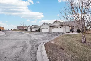 445 Sunset Trail, Hartland, WI 53029 - Photo 26