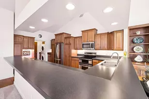 445 Sunset Trail, Hartland, WI 53029 - Photo 6