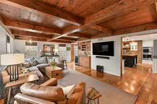 9944 N Lamplighter Ln, Mequon, WI 53092 - Photo 10