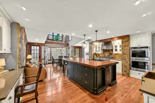 9944 N Lamplighter Ln, Mequon, WI 53092 - Photo 4