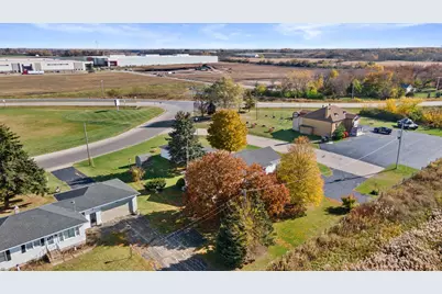 4230  Michel Ct, Racine, WI 53126 - Photo 4