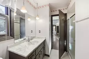 W166N10436 Surrey Dr, Germantown, WI 53022 - Photo 20