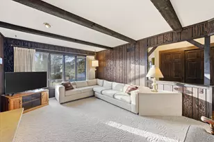 W166N10436 Surrey Dr, Germantown, WI 53022 - Photo 4