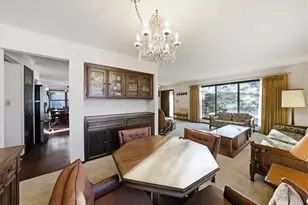 W166N10436 Surrey Dr, Germantown, WI 53022 - Photo 12