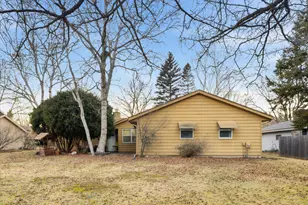 W166N10436 Surrey Dr, Germantown, WI 53022 - Photo 32