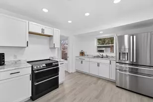 8630 W Lancaster Ave, Milwaukee, WI 53225 - Photo 6