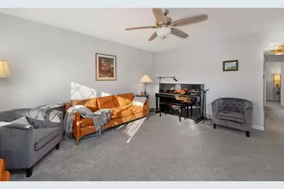 3942 S Troy Ave, Saint Francis, WI 53235 - Photo 4