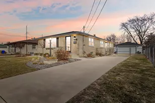 2219 17th Ave, Kenosha, WI 53140 - Photo 2