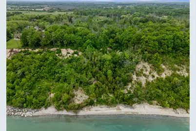 13600 N Lake Shore Dr, Mequon, WI 53092 - Photo 24