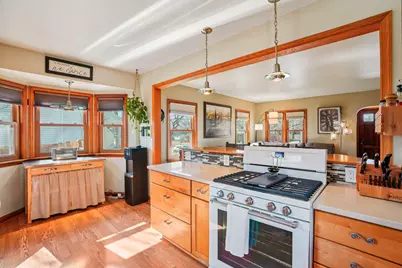 2352 S 80th St, West Allis, WI 53219 - Photo 10