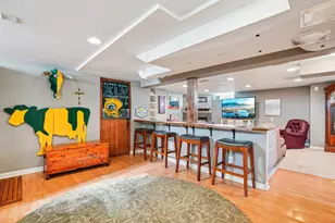 2352 S 80th St, West Allis, WI 53219 - Photo 38