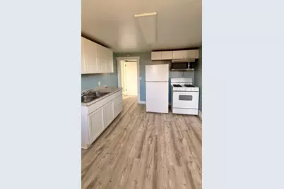 2011  Madison St, Manitowoc, WI 54220 - Photo 2