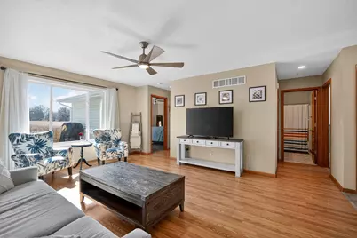 355  Sunny Hill Dr, Elkhorn, WI 53121 - Photo 4