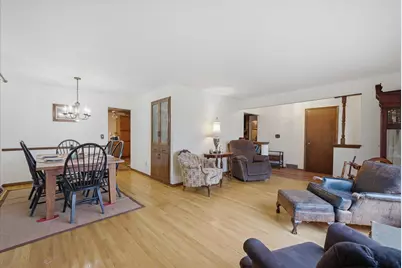 2535 S Brookside Ct, New Berlin, WI 53151 - Photo 8