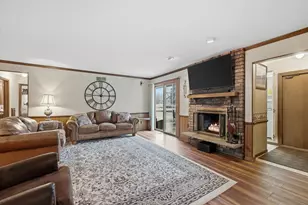 2535 S Brookside Ct, New Berlin, WI 53151 - Photo 4