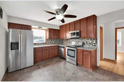 8441 W Lisbon Ave, Milwaukee, WI 53222 - Photo 2