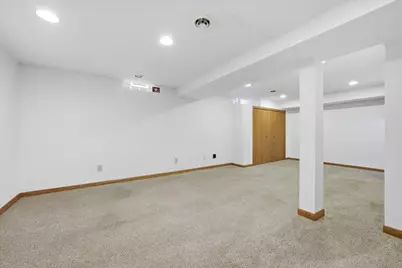 7453  Devonshire Dr, Cedarburg, WI 53012 - Photo 34