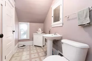 W304N2426 Maple Ave, Delafield, WI 53072 - Photo 24