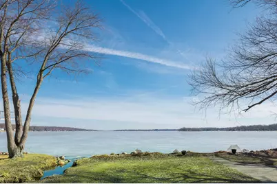 W304N2426  Maple Ave, Delafield, WI 53072 - Photo 2