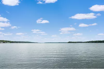 W304N2426  Maple Ave, Delafield, WI 53072 - Photo 10