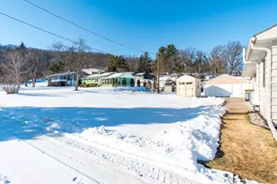 109 Hill St, La Crescent, MN 55947 - Photo 24