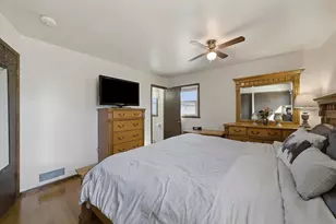 9045 W Rochelle Ave, Milwaukee, WI 53224 - Photo 14