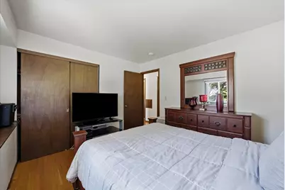 9045 W Rochelle Ave, Milwaukee, WI 53224 - Photo 18