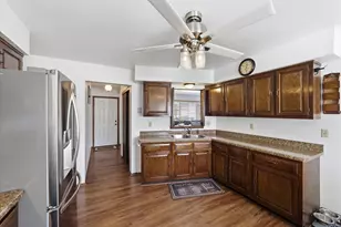 9045 W Rochelle Ave, Milwaukee, WI 53224 - Photo 10