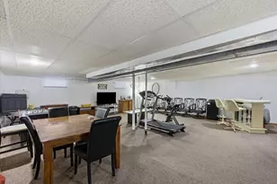 9045 W Rochelle Ave, Milwaukee, WI 53224 - Photo 22