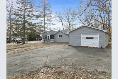 W3724  Washington Dr, Geneva, WI 53147 - Photo 2