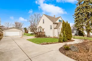 3527 S 82nd St, Milwaukee, WI 53220 - Photo 20