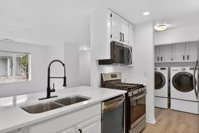 7419  Mequon Square Dr, Mequon, WI 53092 - Photo 10