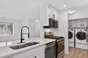 7419 Mequon Square Dr, Mequon, WI 53092 - Photo 10