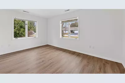 7419  Mequon Square Dr, Mequon, WI 53092 - Photo 20