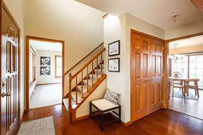 8850 W Lake Pointe Cir, Franklin, WI 53132 - Photo 2