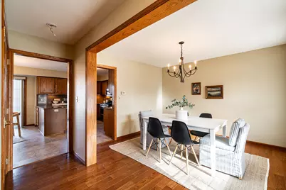 8850 W Lake Pointe Cir, Franklin, WI 53132 - Photo 10