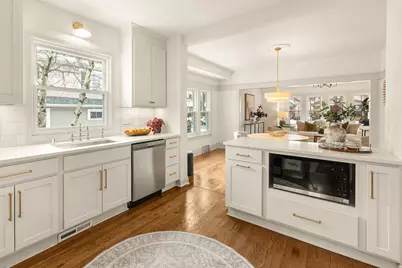 2262 N 71st St, Wauwatosa, WI 53213 - Photo 4