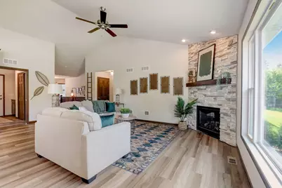 1929  Independence Way, Racine, WI 53406 - Photo 6