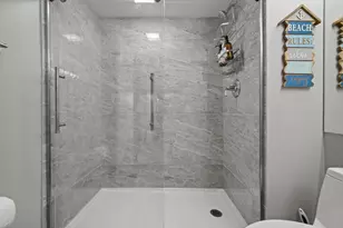 521 Bristol Oak Ct, Fontana, WI 53125 - Photo 8