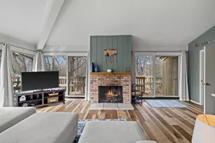 521 Bristol Oak Ct, Fontana, WI 53125 - Photo 2