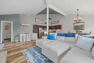 521 Bristol Oak Ct, Fontana, WI 53125 - Photo 4