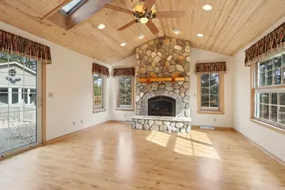 712  Lake Bluff Dr, Oconomowoc, WI 53066 - Photo 12