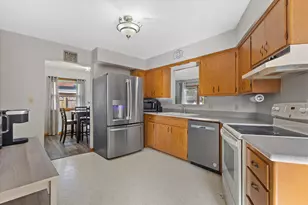 5631 Freedy Ave, Racine, WI 53406 - Photo 12