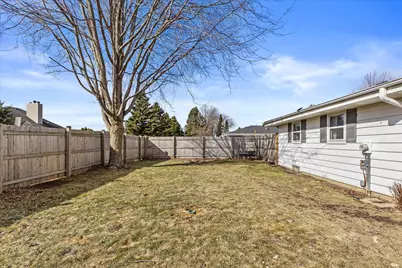 5631  Freedy Ave, Racine, WI 53406 - Photo 4