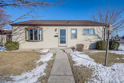 3504  Forest Cir, Manitowoc, WI 54220 - Photo 2