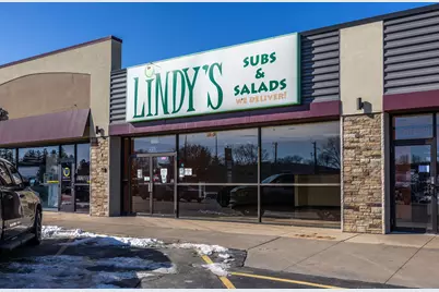 225  Sand Lake Rd, Onalaska, WI 54650 - Photo 1