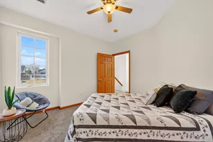 772 Bridlewood Dr, Hartford, WI 53027 - Photo 22