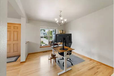 W273N2420  Arlington Ct, Pewaukee, WI 53072 - Photo 18