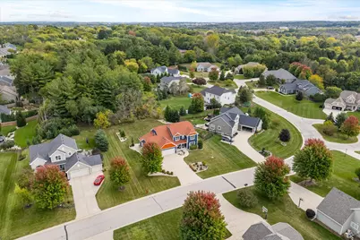W273N2420  Arlington Ct, Pewaukee, WI 53072 - Photo 52