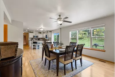 W273N2420  Arlington Ct, Pewaukee, WI 53072 - Photo 14